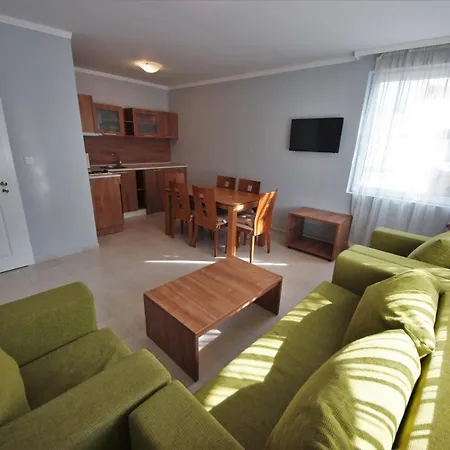 Menada Azzuro Apartments