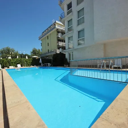 Menada Azzuro Apartments Sunny Beach
