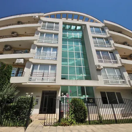 Menada Azzuro Apartments Апартамент *