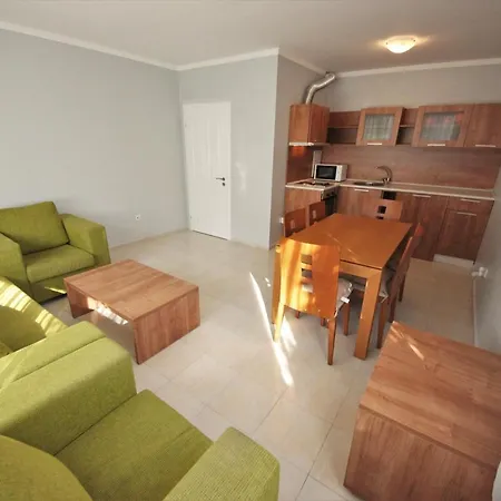 Апартамент Menada Azzuro Apartments